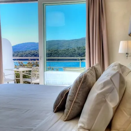 Plaza Ξενοδοχείο Porto Azzurro