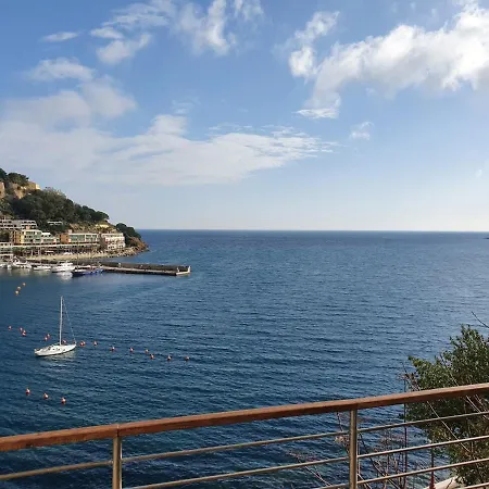 Plaza Porto Azzurro