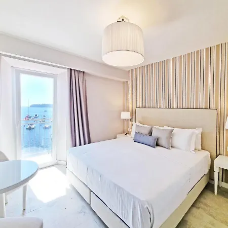 Plaza 4* Порт-Аццурро