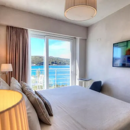 Hotel Plaza 4*