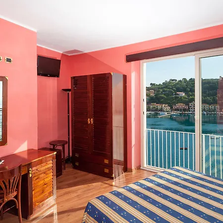 Hotell Plaza Porto Azzurro