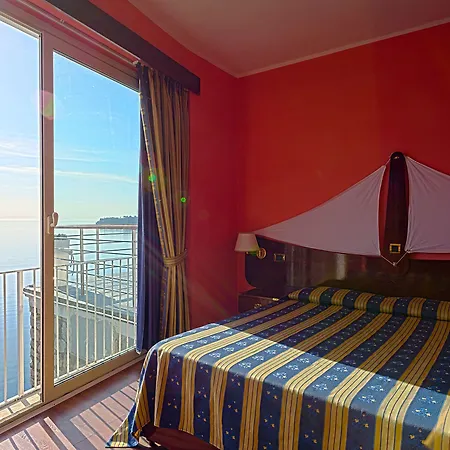 Plaza 4* Porto Azzurro