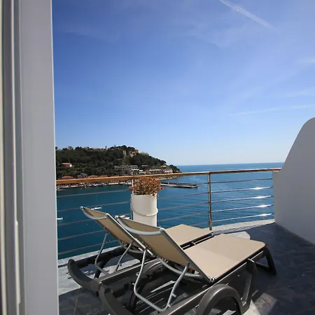 Plaza 4* Porto Azzurro