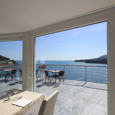 Hotell Plaza Porto Azzurro