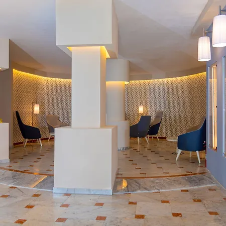 Hotel Plaza 4*