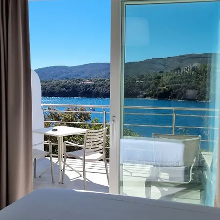 Hotel Plaza 4*