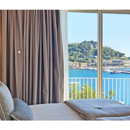 Hotel Plaza 4*