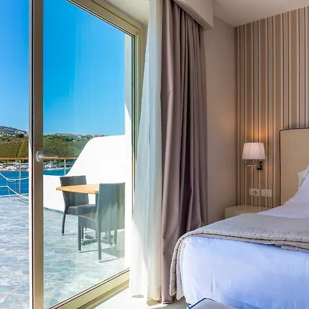 Hotel Plaza Porto Azzurro