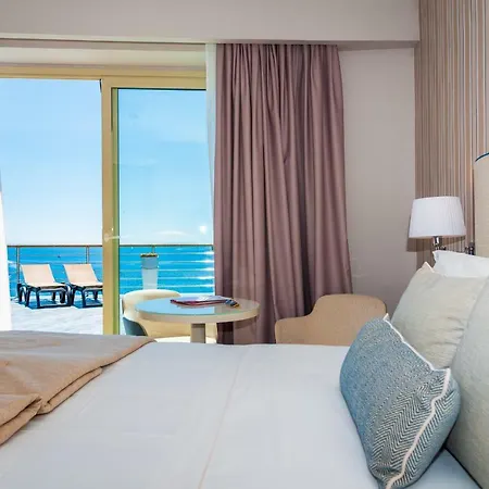 Hotel Plaza 4*