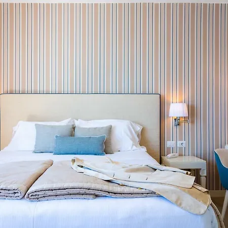 Plaza Hotel 4*