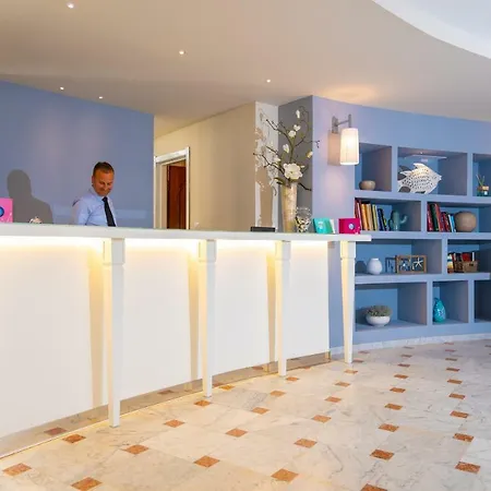 Plaza Hotel 4*