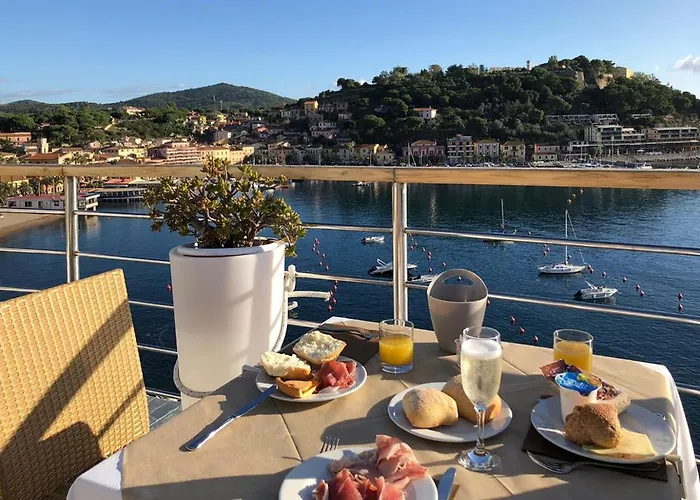 Hotel Plaza Porto Azzurro